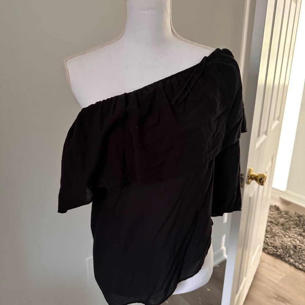Women’s size 14 one shoulder top